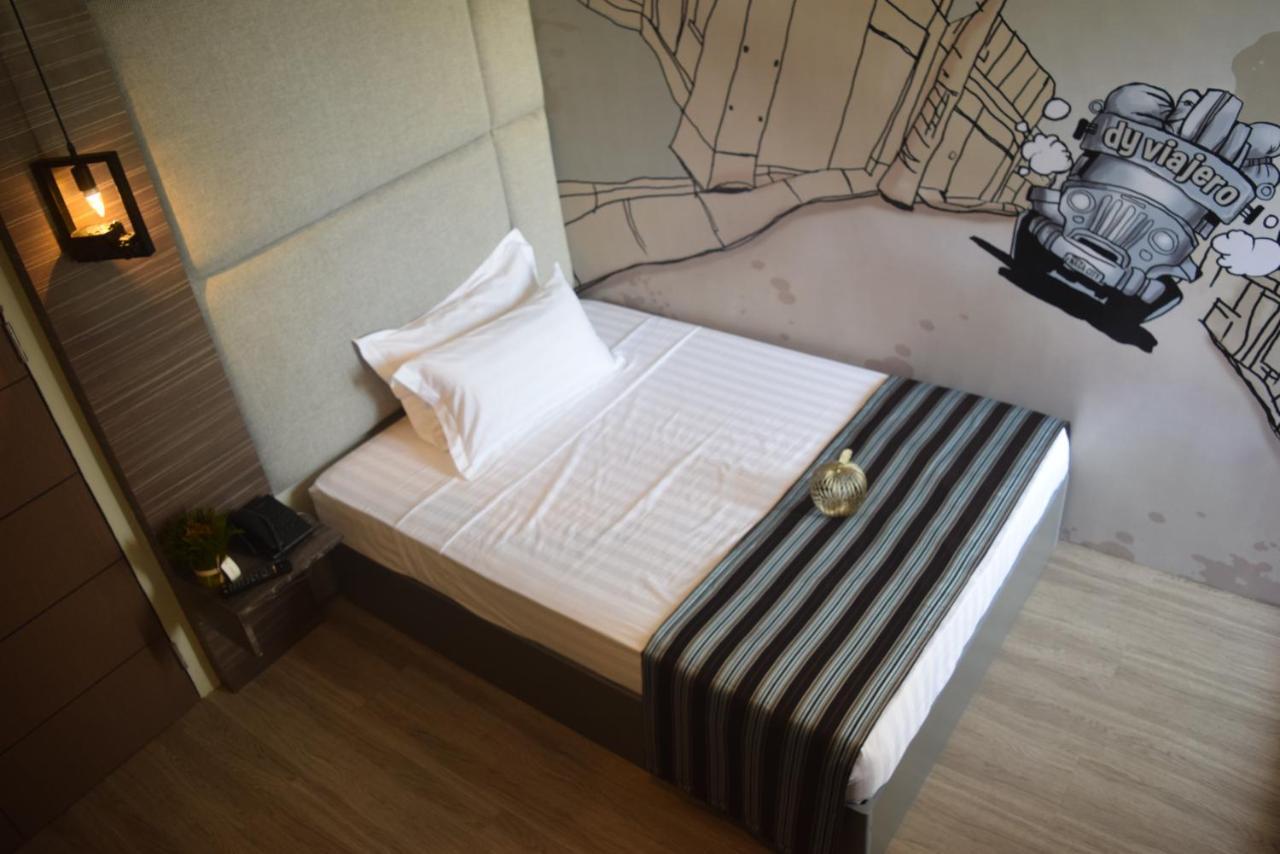 Dy Viajero Transient Hotel Naga Kültér fotó